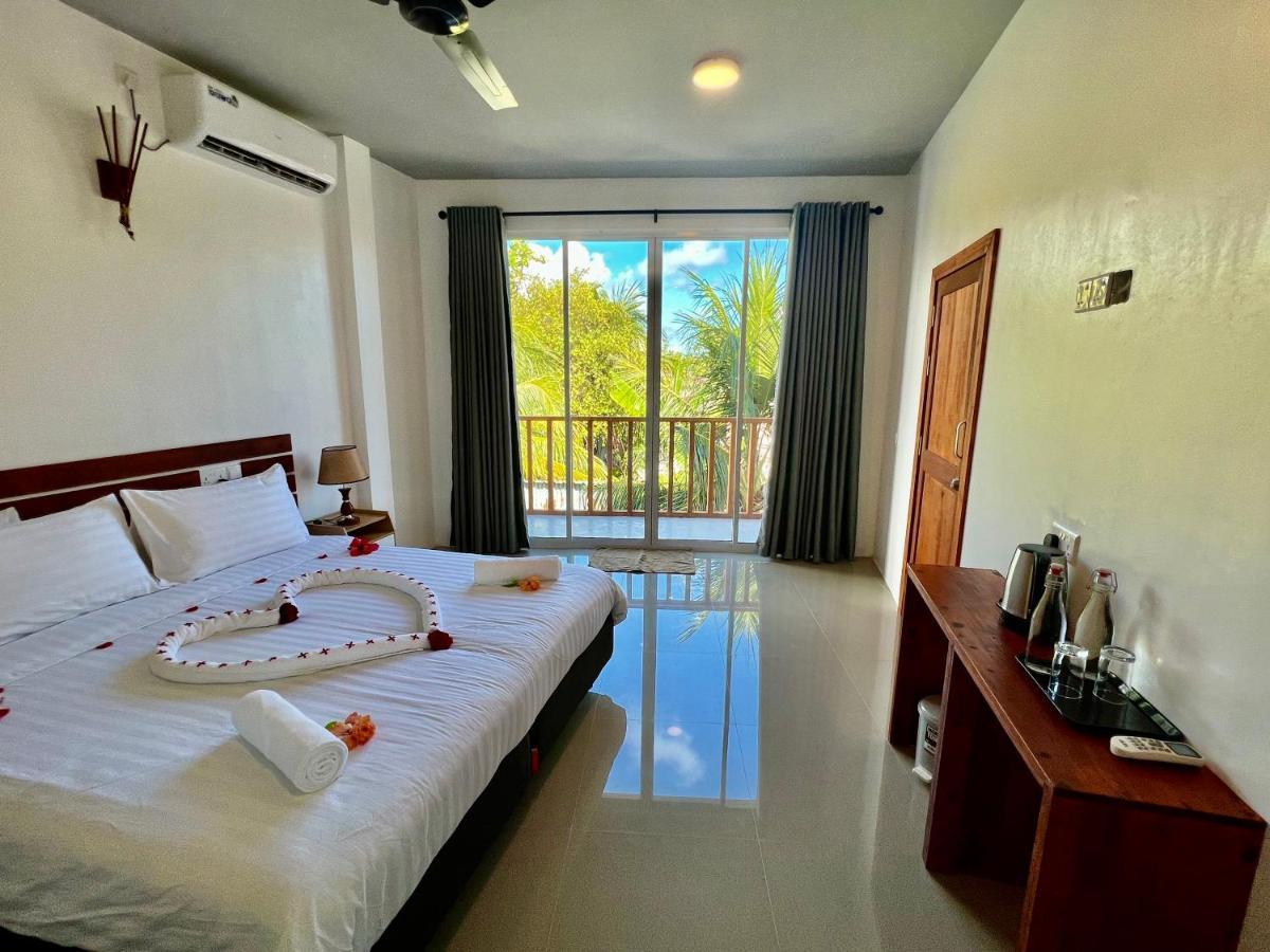 Готель Finolhu Dhigurah Дігура Екстер'єр фото